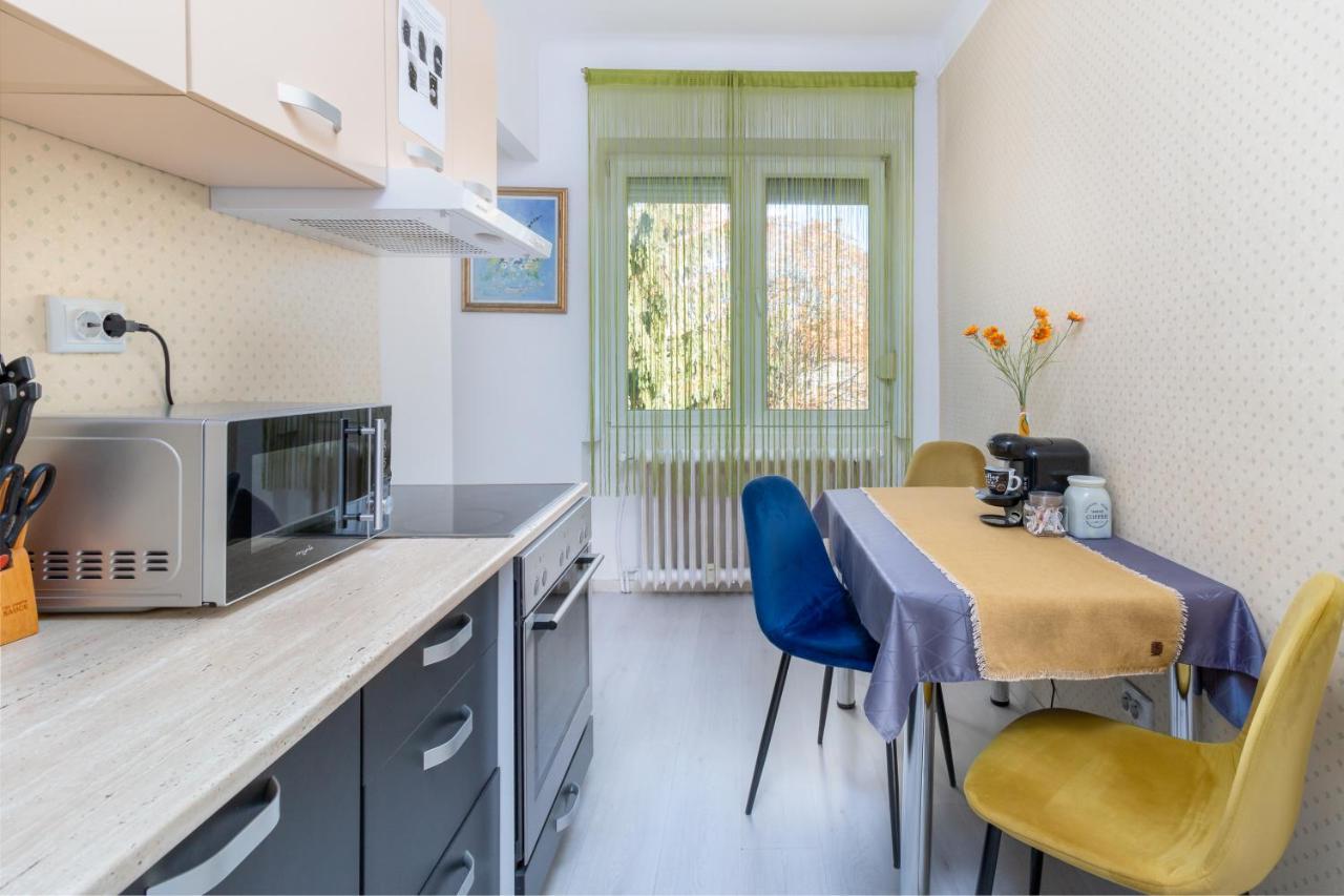 Moonlight Central Apartments Oradea Εξωτερικό φωτογραφία