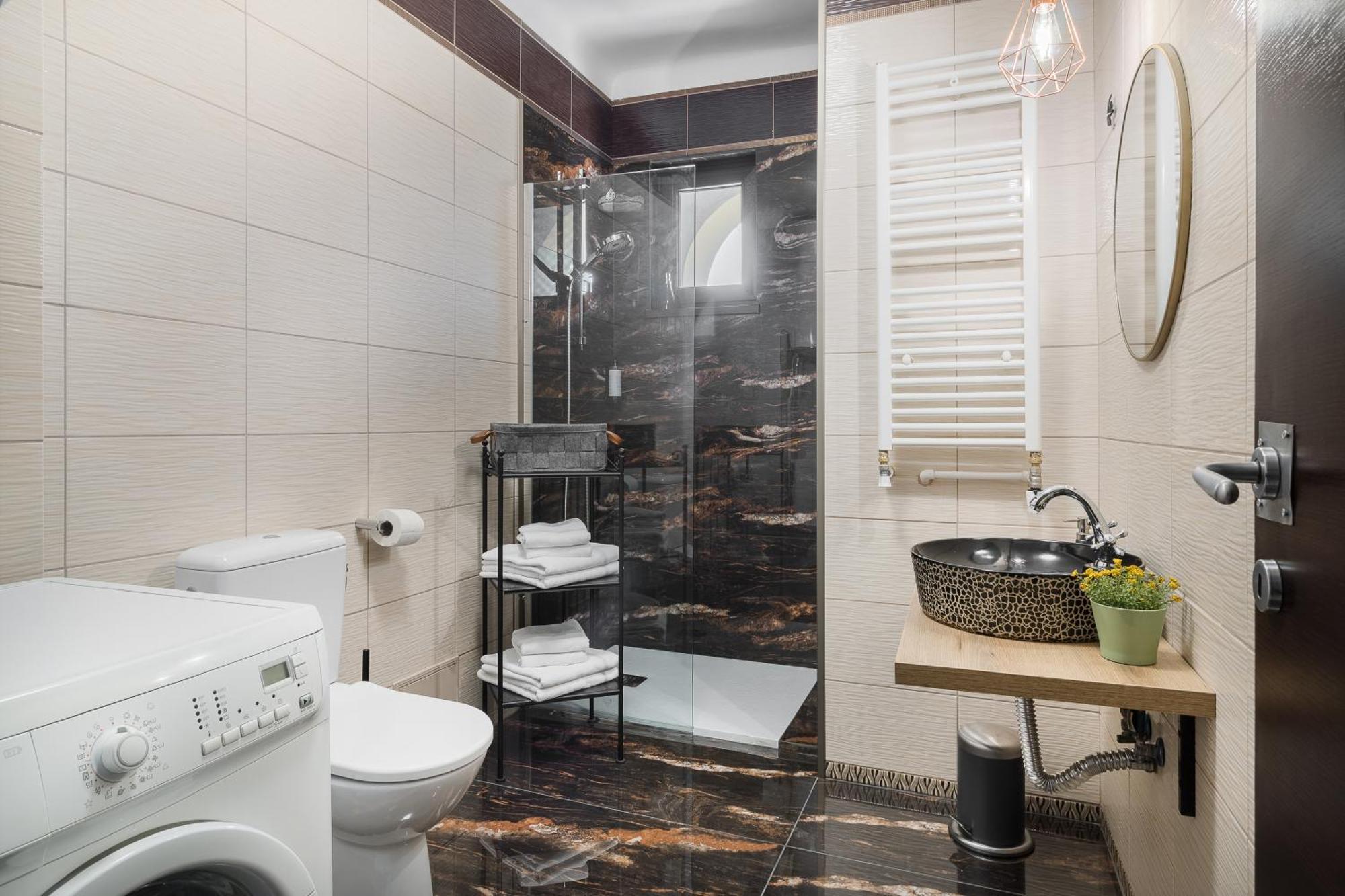 Moonlight Central Apartments Oradea Εξωτερικό φωτογραφία